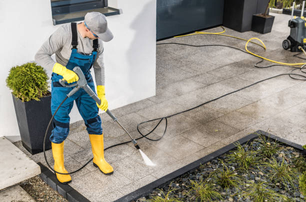 Best Commercial Pressure Washing  in Home Garden, CA